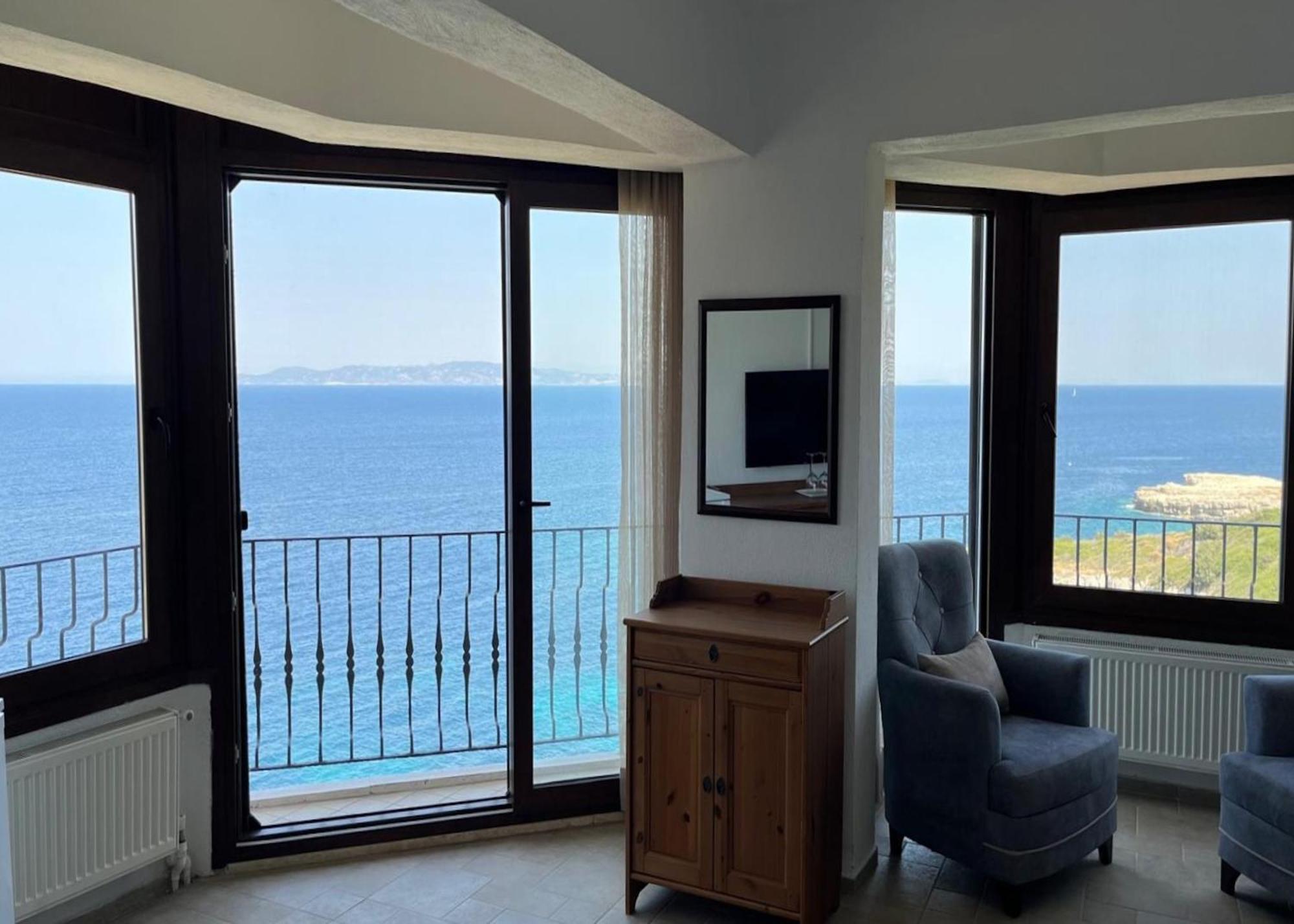 Nergis Hotel Karaburun  Exterior photo