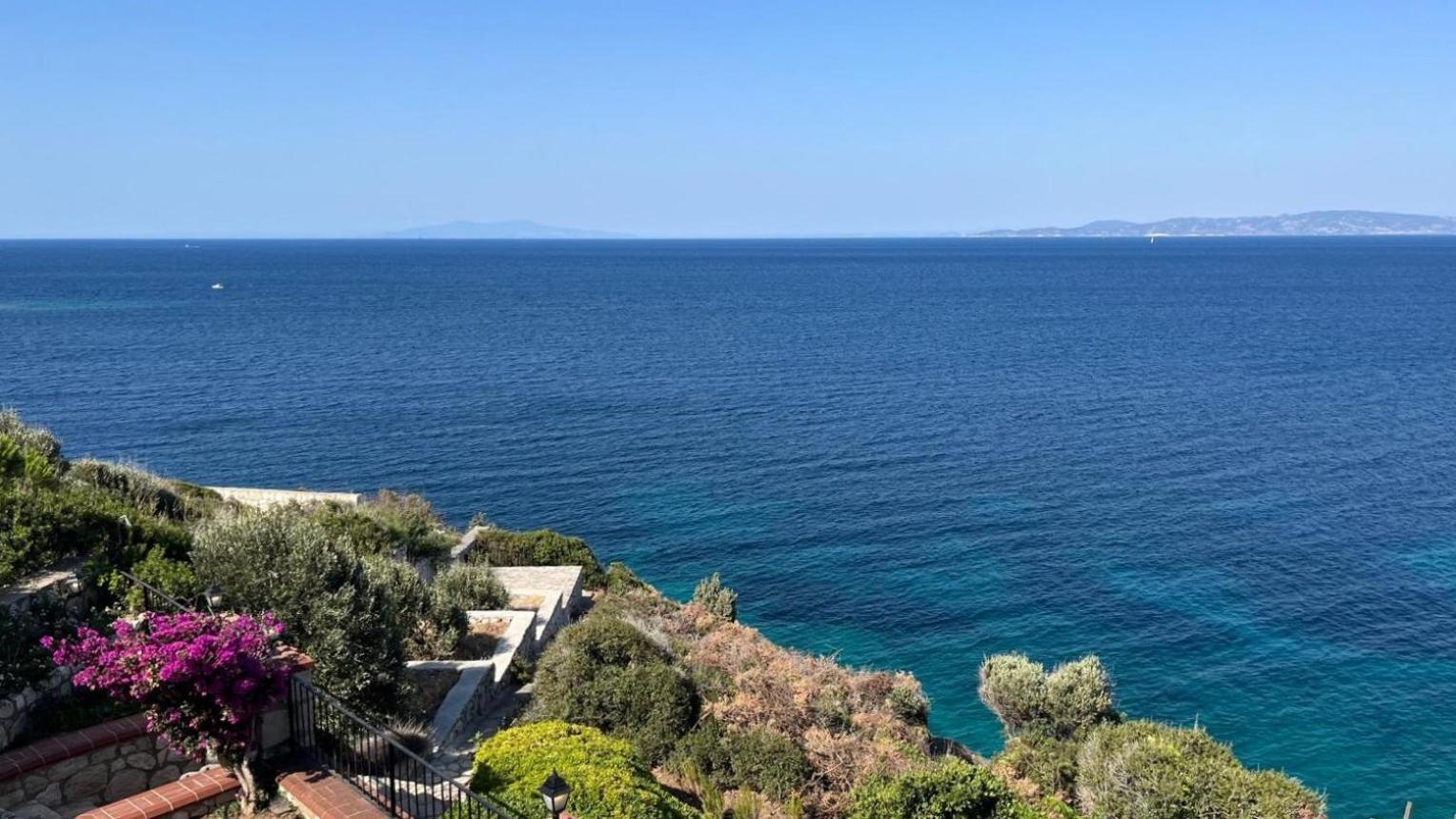 Nergis Hotel Karaburun  Exterior photo