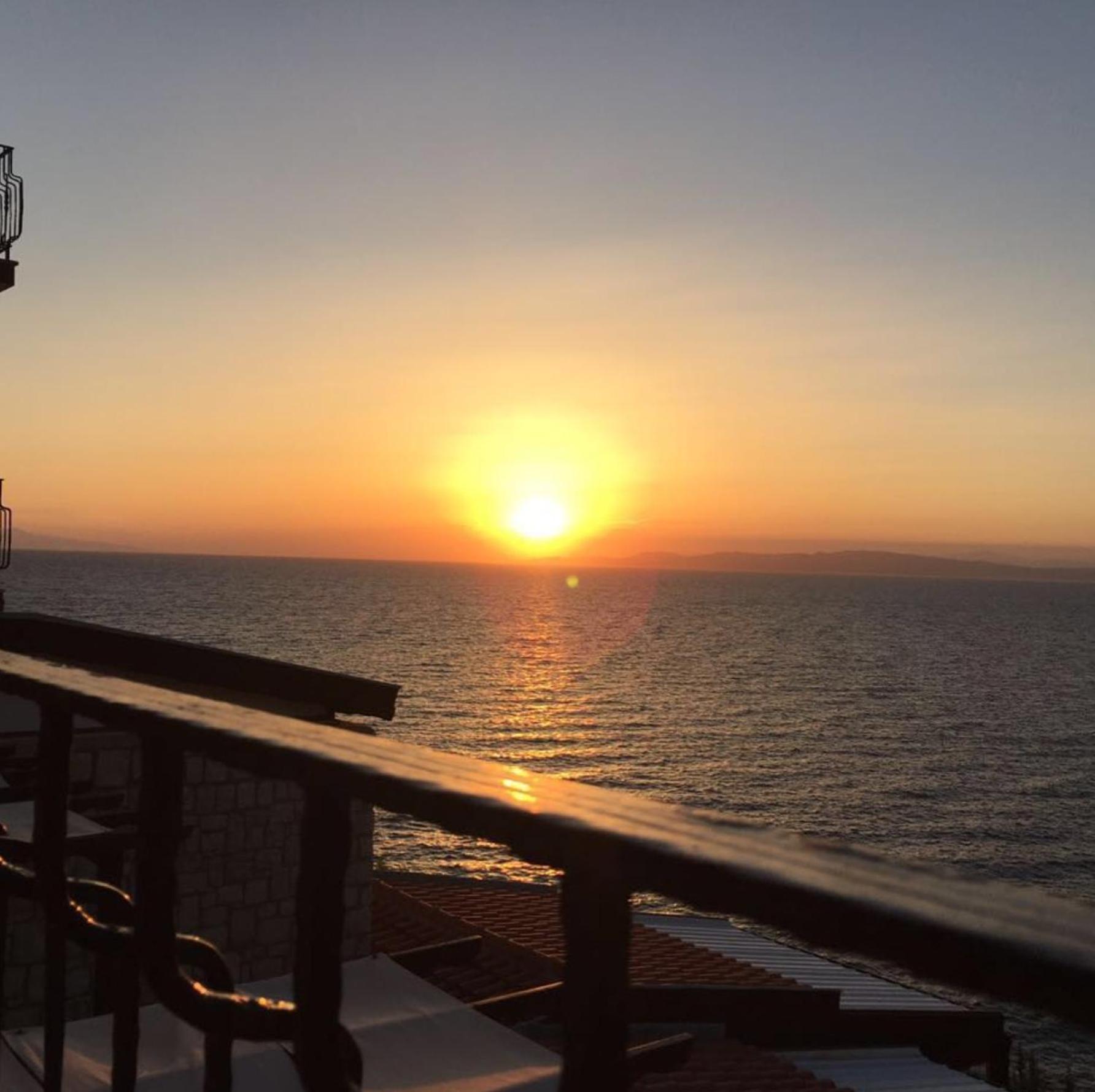 Nergis Hotel Karaburun  Exterior photo
