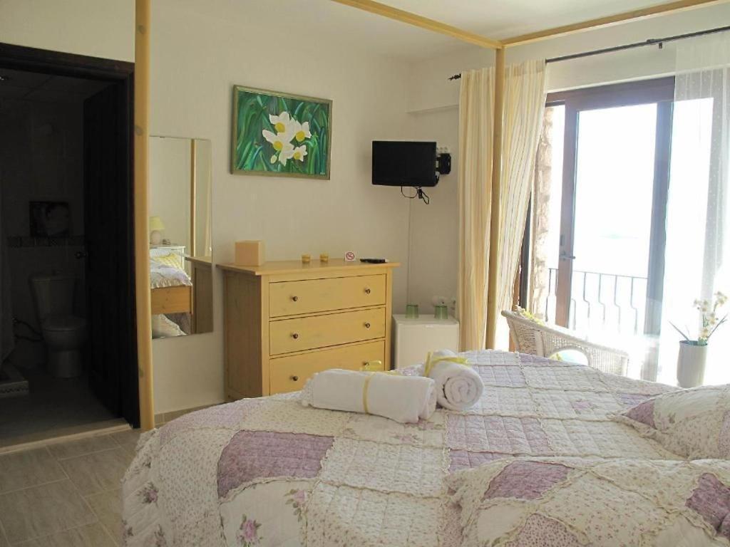 Nergis Hotel Karaburun  Exterior photo