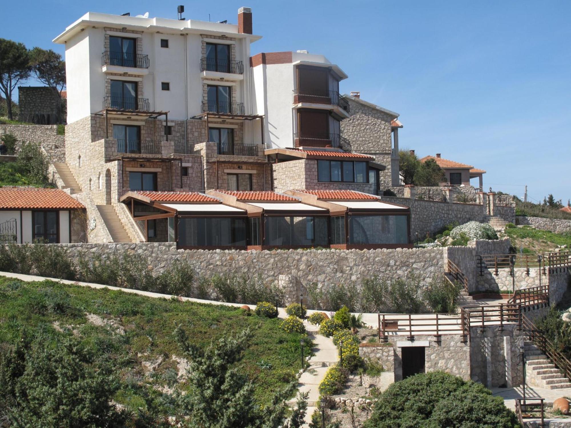 Nergis Hotel Karaburun  Exterior photo