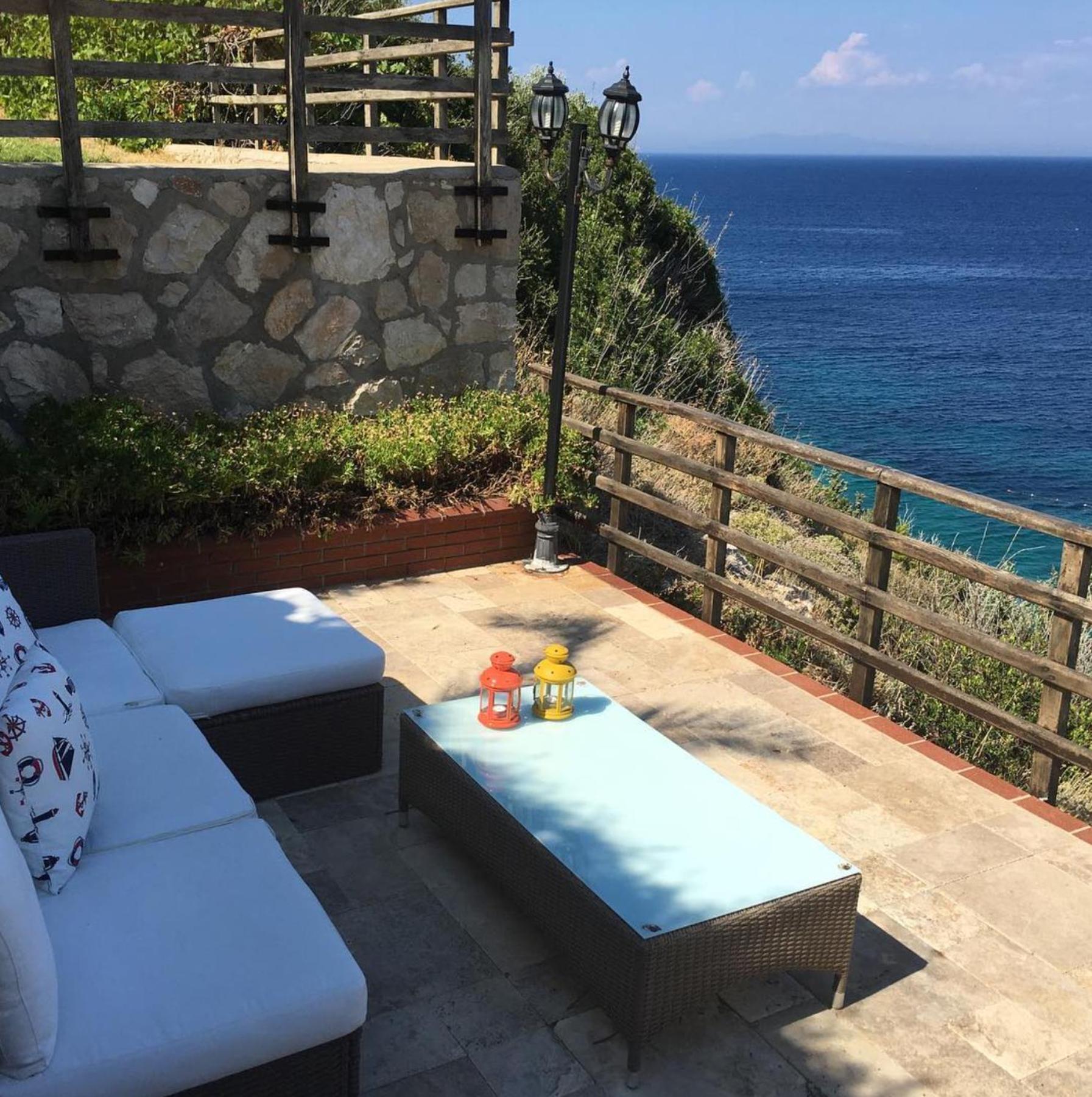 Nergis Hotel Karaburun  Exterior photo